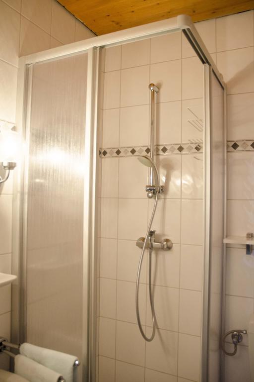 Hotel Zum Wikinger Neßmersiel Esterno foto