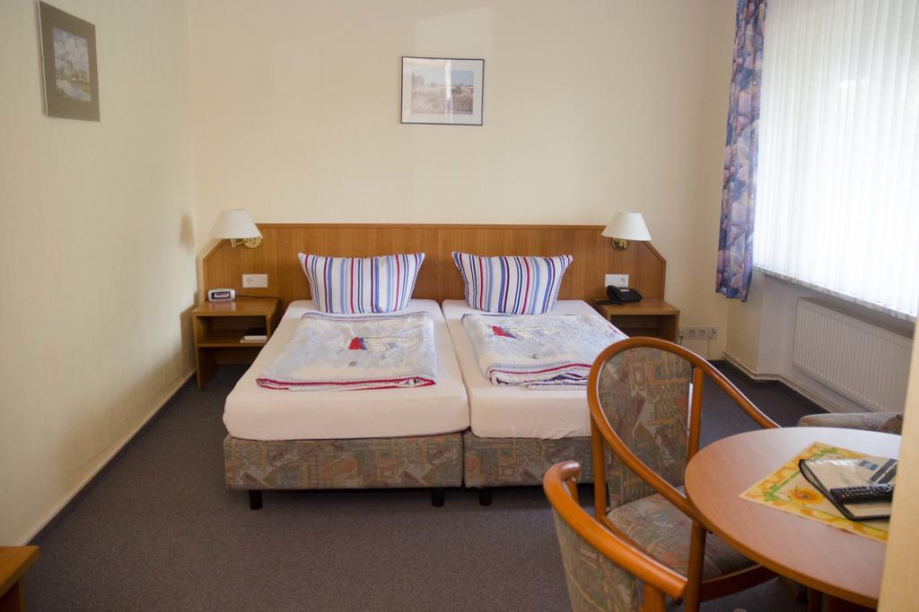 Hotel Zum Wikinger Neßmersiel Camera foto