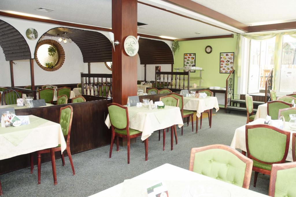 Hotel Zum Wikinger Neßmersiel Esterno foto
