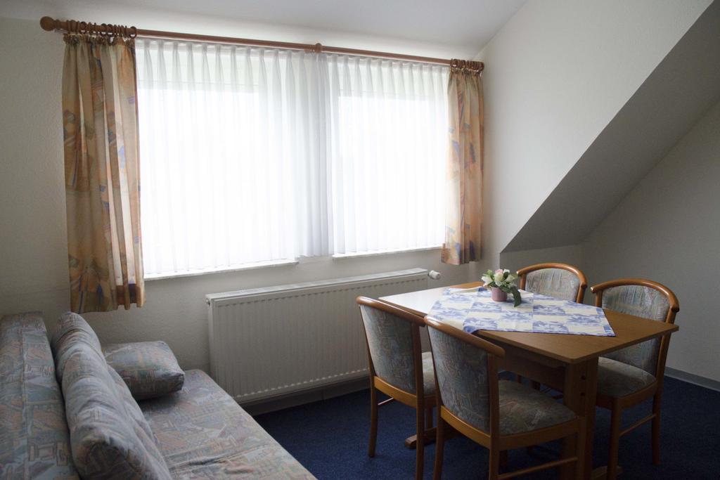 Hotel Zum Wikinger Neßmersiel Esterno foto