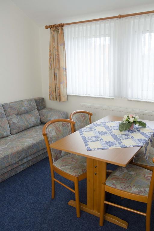 Hotel Zum Wikinger Neßmersiel Esterno foto
