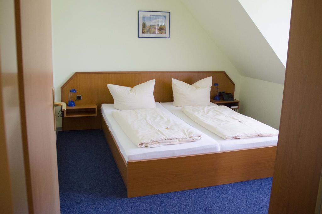 Hotel Zum Wikinger Neßmersiel Esterno foto
