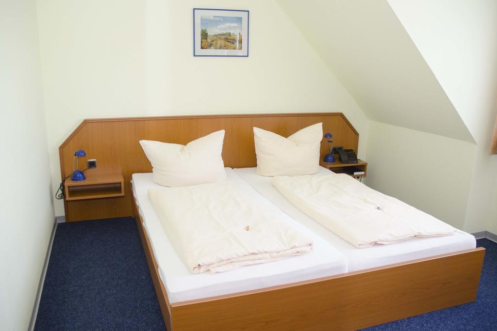 Hotel Zum Wikinger Neßmersiel Esterno foto