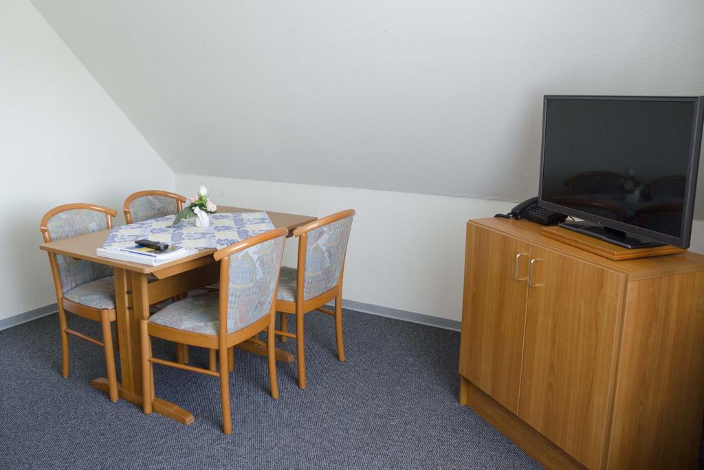 Hotel Zum Wikinger Neßmersiel Esterno foto