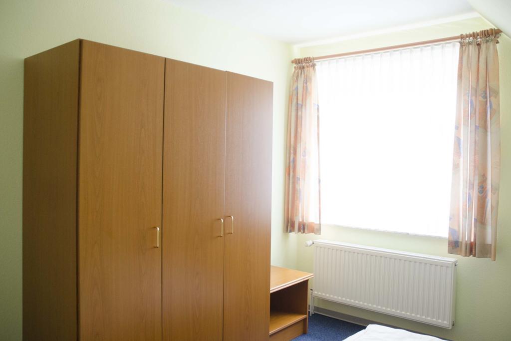 Hotel Zum Wikinger Neßmersiel Esterno foto