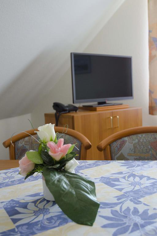Hotel Zum Wikinger Neßmersiel Esterno foto