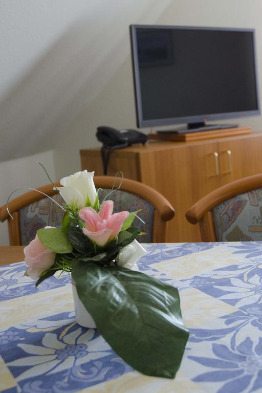Hotel Zum Wikinger Neßmersiel Esterno foto