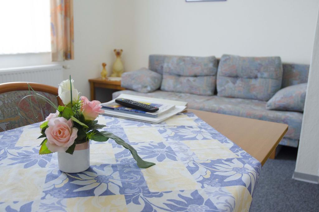 Hotel Zum Wikinger Neßmersiel Esterno foto