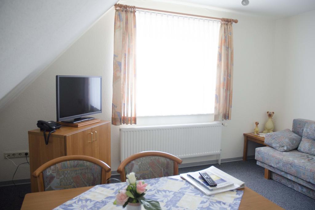 Hotel Zum Wikinger Neßmersiel Esterno foto