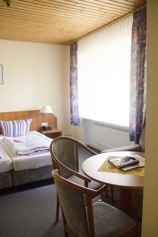 Hotel Zum Wikinger Neßmersiel Esterno foto